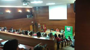 AIDMUR INSTA AL DIÁLOGO Y A LA RETIRADA DEL VETO CONTRA LOS INTERINOS MANTENIDO POR LA CONSEJERA DE EDUCACIÓN. AIDMUR CELEBRARÁ ASAMBLEA DE INTERINOS EL 11 DE ENERO.