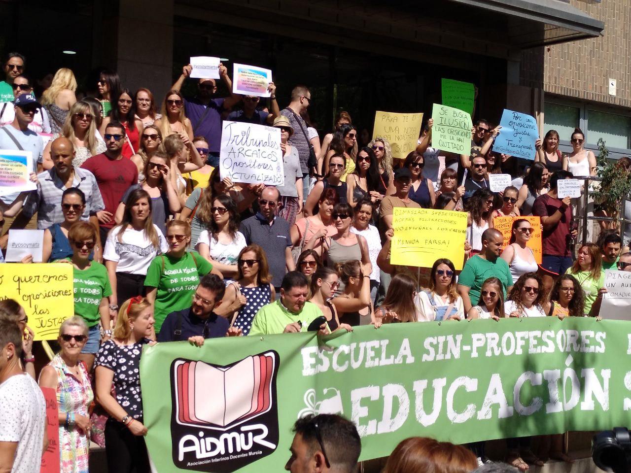 AIDMUR rechaza la oferta de oposiciones por no consolidar al profesorado interino