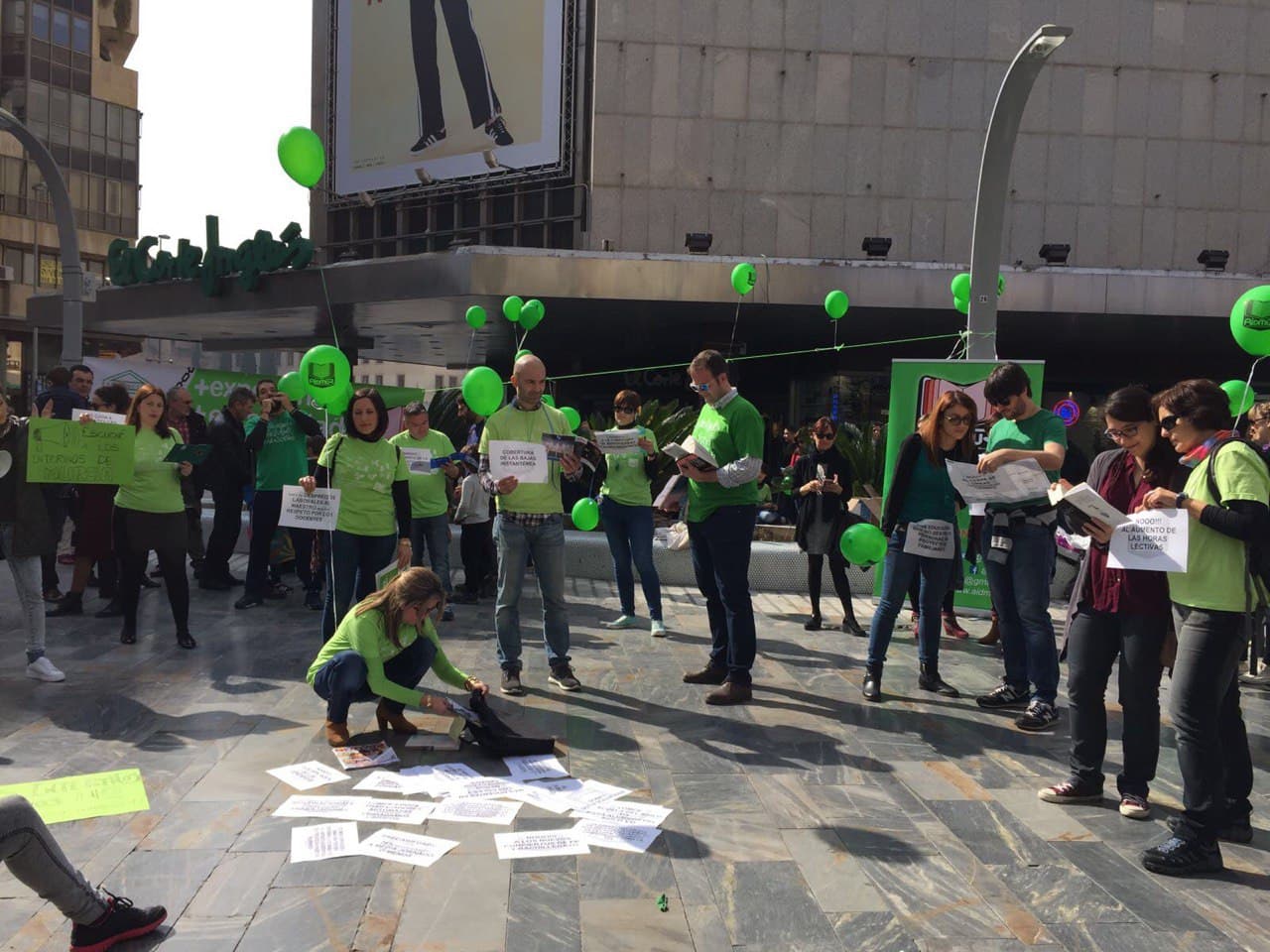 Más  trabas en el proceso de adjudicación de plazas en Educación